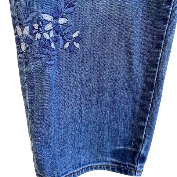 Talbots Sz 16 Flawless Girlfriend Cropped Jeans Floral Embroidered Medium Wash - Picture 6 of 16